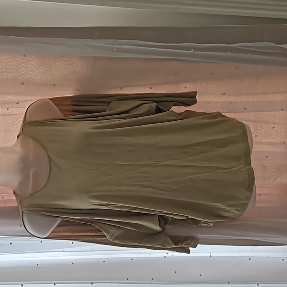 Top - Picture 2 of 5